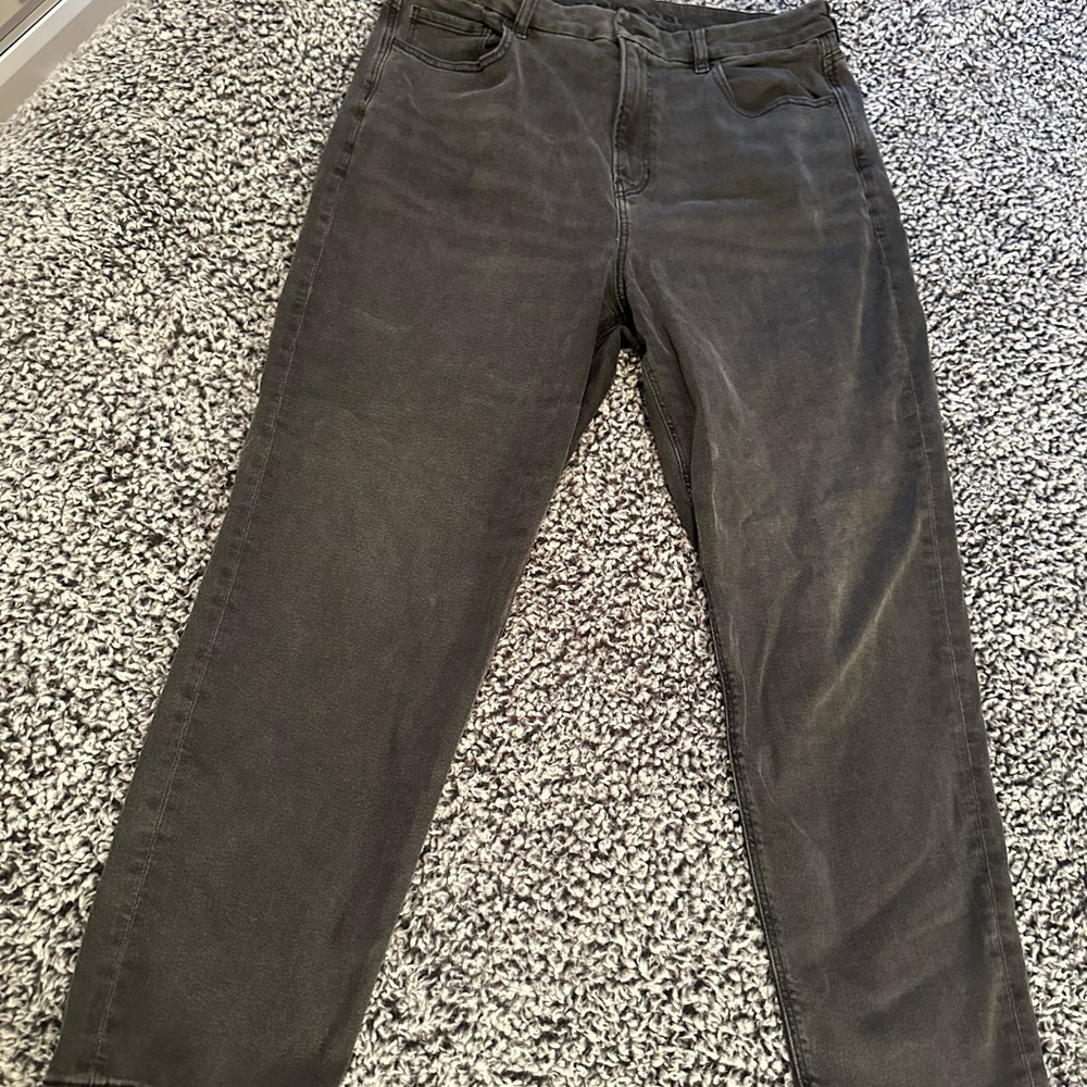 Gray American Eagle Curvy Mom Jean